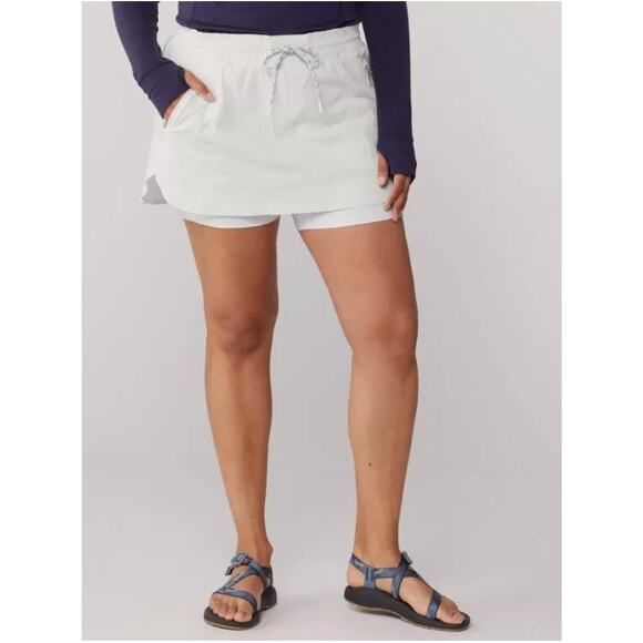 ATHLETA NWT Trekkie Skort in Black // 24 - Picture 13 of 14